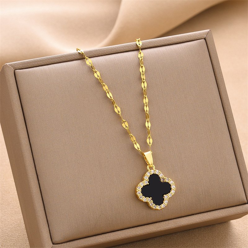 Rosa necklace