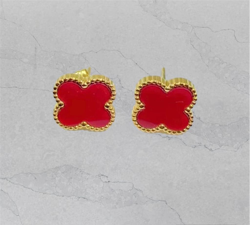 Ruhi ear studs red